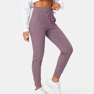 Halara joggers- never worn, tags removed so they could be washed.